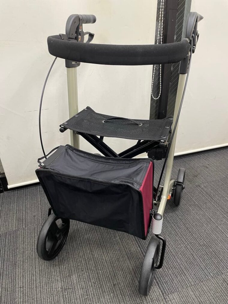 春日井市 アロン化成 歩行車 リトルターン ハイタイプ の買取実績